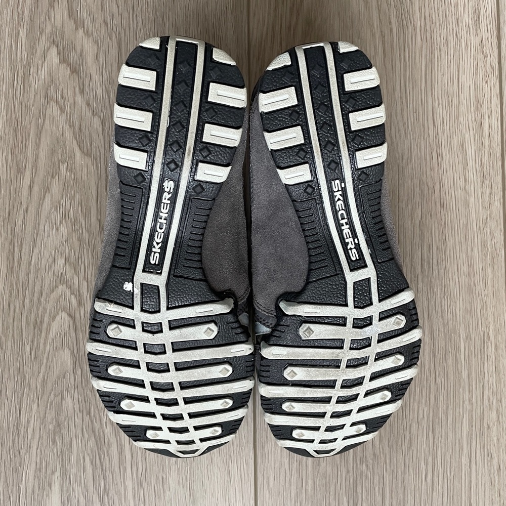 Sketchers Slip On Shoes - Picture 4 of 6
